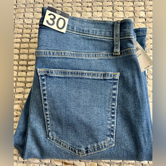 NWT ❤️ Gap Mid Rise Stretch Bootcut Jeans, size 30 - Picture 6 of 7